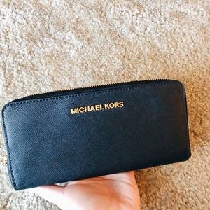 NEW WITH TAGS leather michael kors wallet